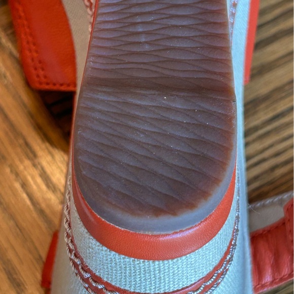 Clarks Zia Graze Platform Women's Orange Leather Cut-Out Sandals Size 11 - Picture 9 of 15
